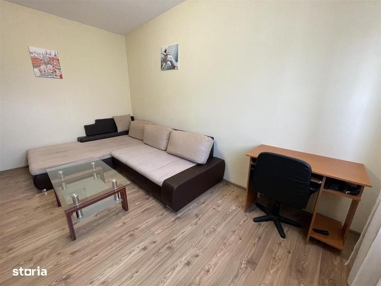 Apartament cu 4 camere decomandat în Vasile Aaron