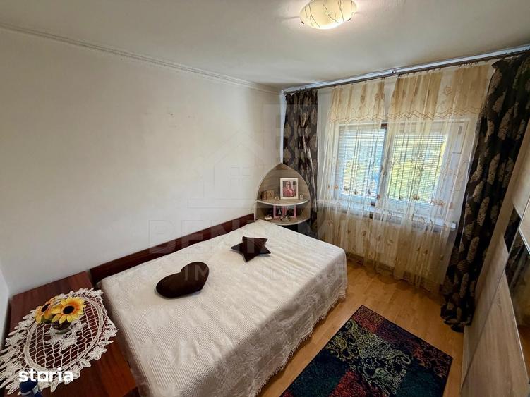 Apartament cu 4 camere în Craiovița Nouă
