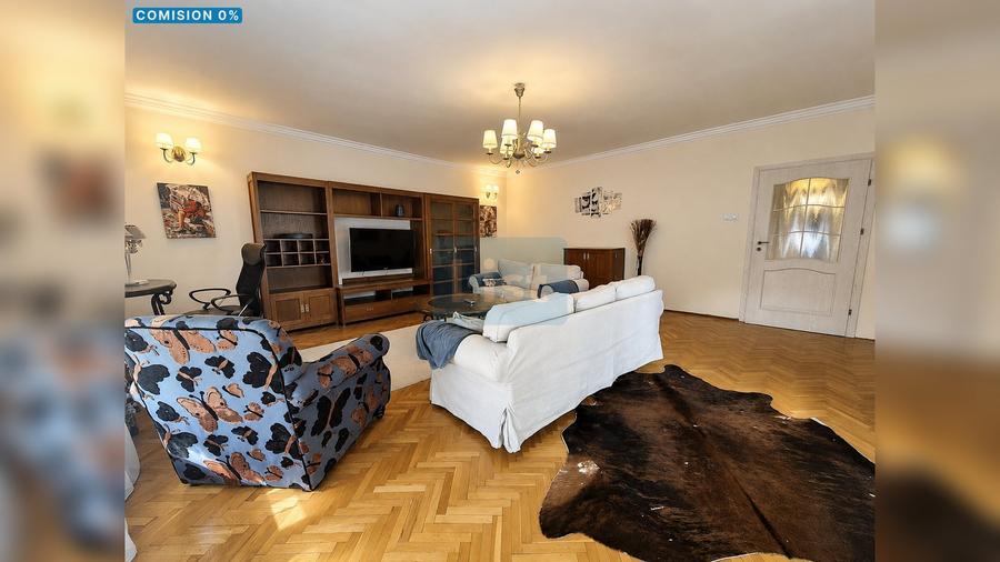 Apartament cu 4 camere decomandat în Semicentral