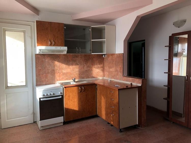 Apartament cu 3 camere în Bratca