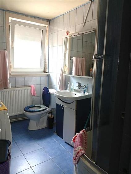 Casă cu 4 camere cu Canalizare în Chercea