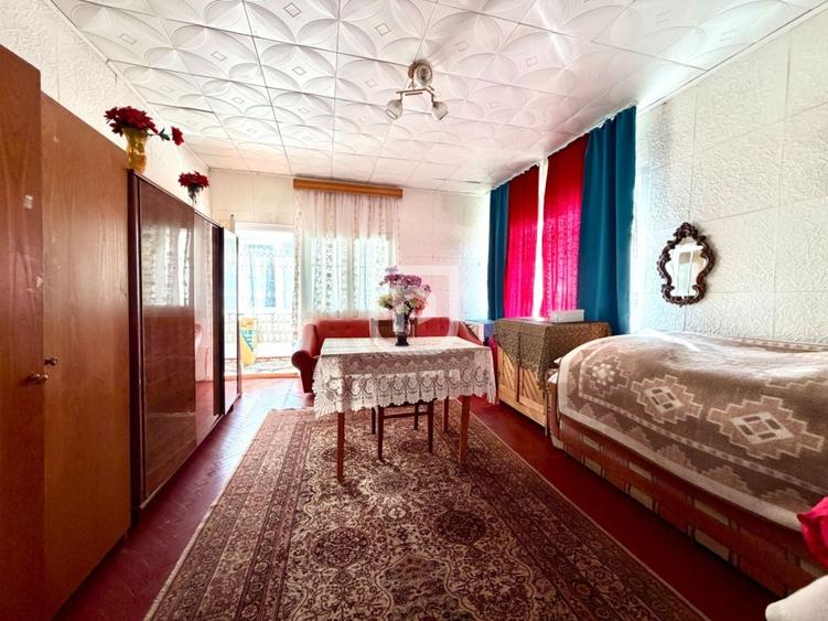 Casă individuală cu 6 camere cu Teren 603 Mp în Central