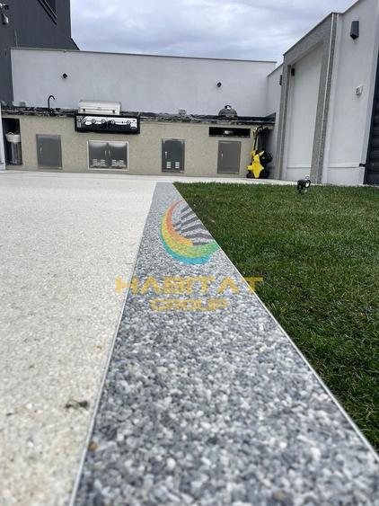 Casă individuală cu 8 camere cu Canalizare în Central
