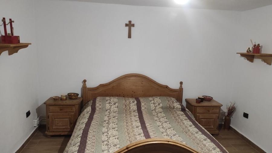 Casă cu 3 camere cu Teren 1600 Mp în Știnăpari
