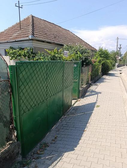 Casă cu Teren 2600 Mp în Băgău