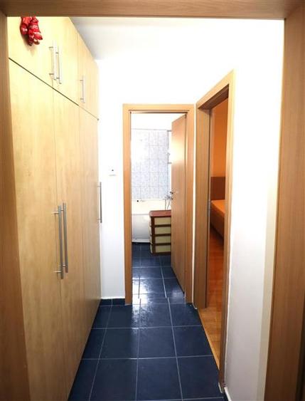 Apartament cu 2 camere semidecomandat, mobilat în Aradului
