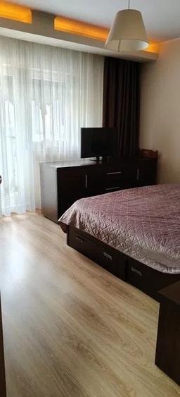 Apartament cu 3 camere decomandat, mobilat în 13 Septembrie