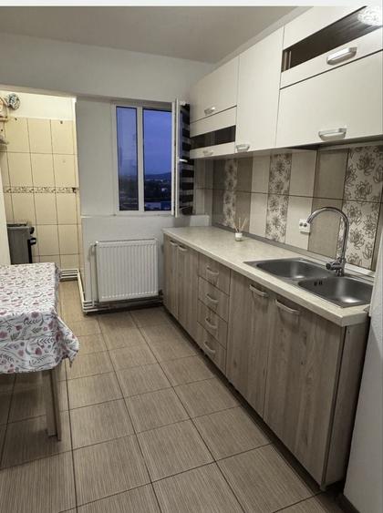 Apartament cu 3 camere decomandat în Nord