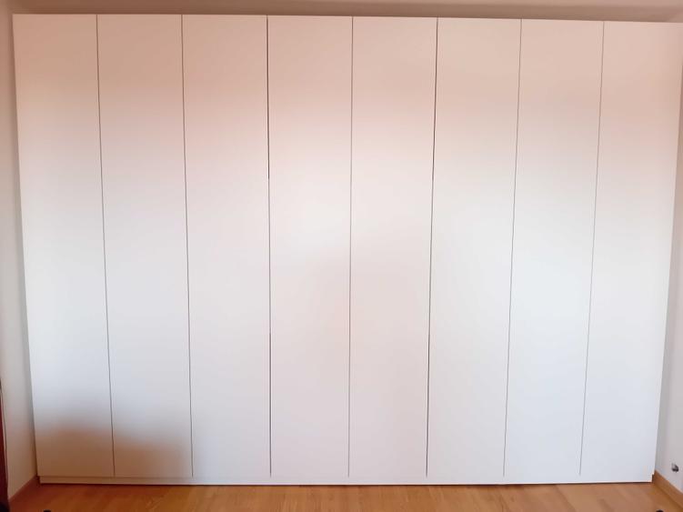 Apartament cu 3 camere semidecomandat în Titan