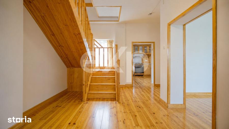 Casă cu 9 camere cu Teren 1766 Mp în Central