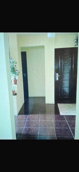 Apartament cu 3 camere semidecomandat în Sebastian