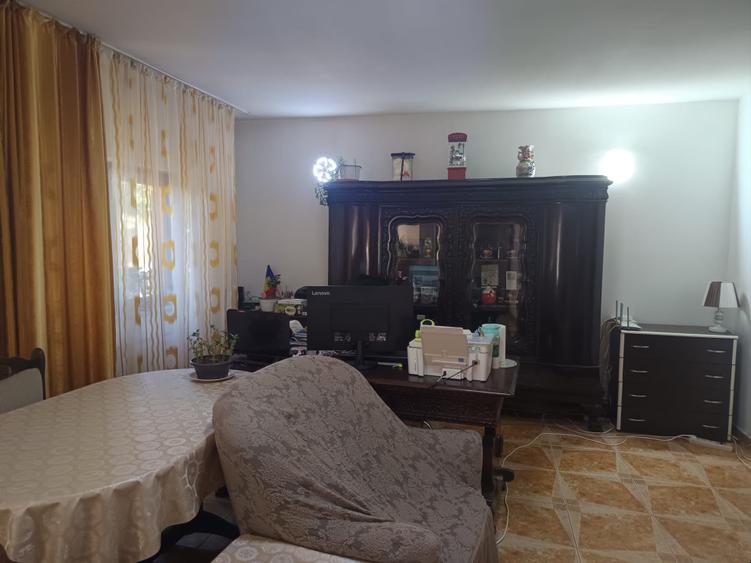 Casă individuală cu 5 camere cu Teren 500 Mp în Valu lui Traian