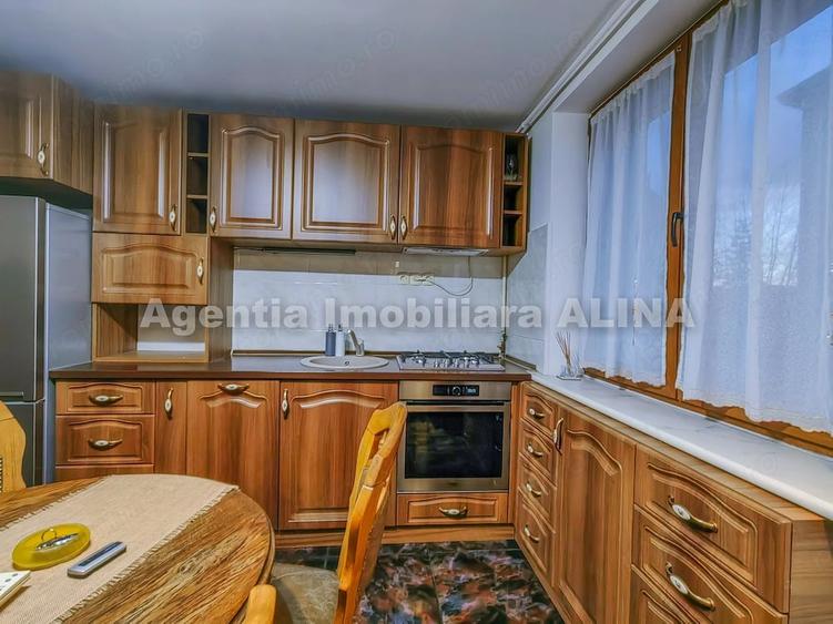 Apartament cu 3 camere semidecomandat în Împăratul Traian