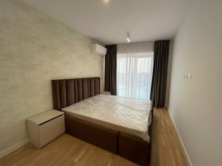 Apartament cu 2 camere semidecomandat, mobilat în P-ta Presei Libere