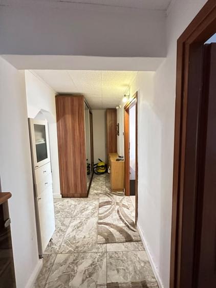 Apartament cu 3 camere decomandat, mobilat în Cornetu