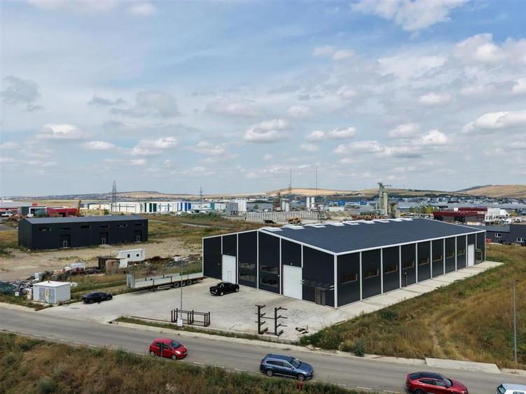 Spațiu industrial, de 2,300 mp, în Exterior Vest