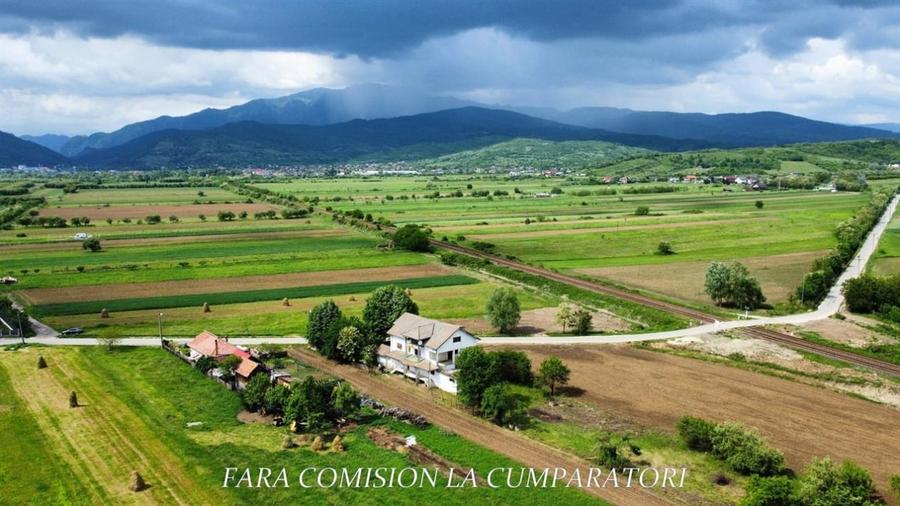 Casă individuală cu 10 camere cu Teren 4324 Mp în Călimănești