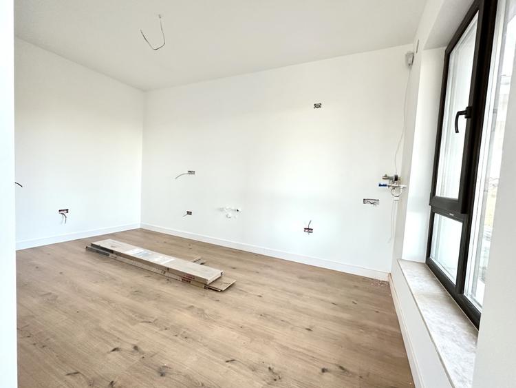 Duplex cu 5 camere cu Canalizare în Dumbrăvița