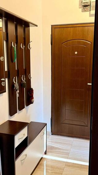 Apartament cu 2 camere semidecomandat în Est