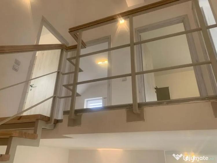 Casă cu 5 camere cu Teren 277 Mp în Malu Mare