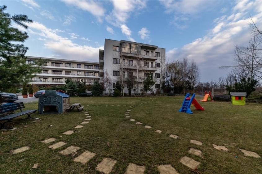 Apartament cu 3 camere decomandat, mobilat în Iancu Nicolae