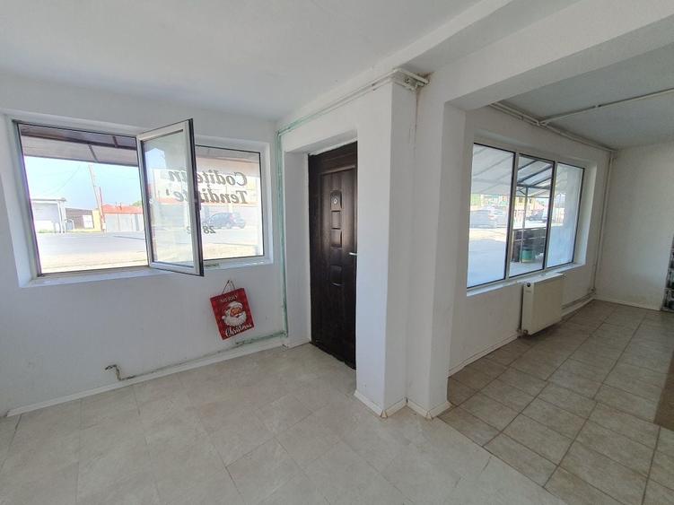 Spațiu comercial, de 80 mp, în Bărcănești