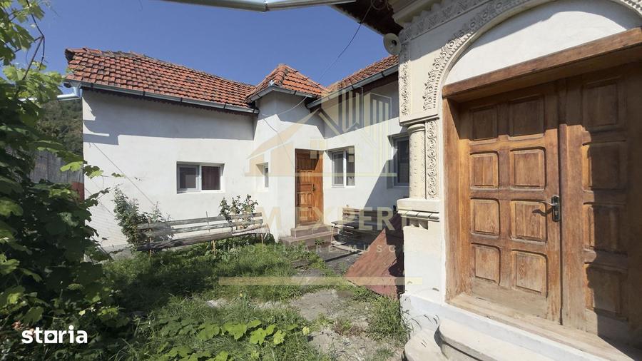 Casă cu 4 camere cu Teren 1316 Mp în Lerești