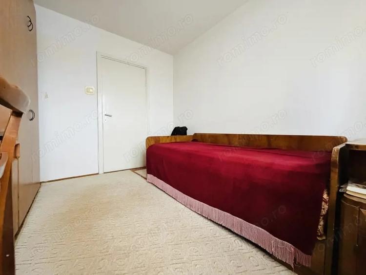 Apartament cu 3 camere semidecomandat, mobilat în Circumvalațiunii