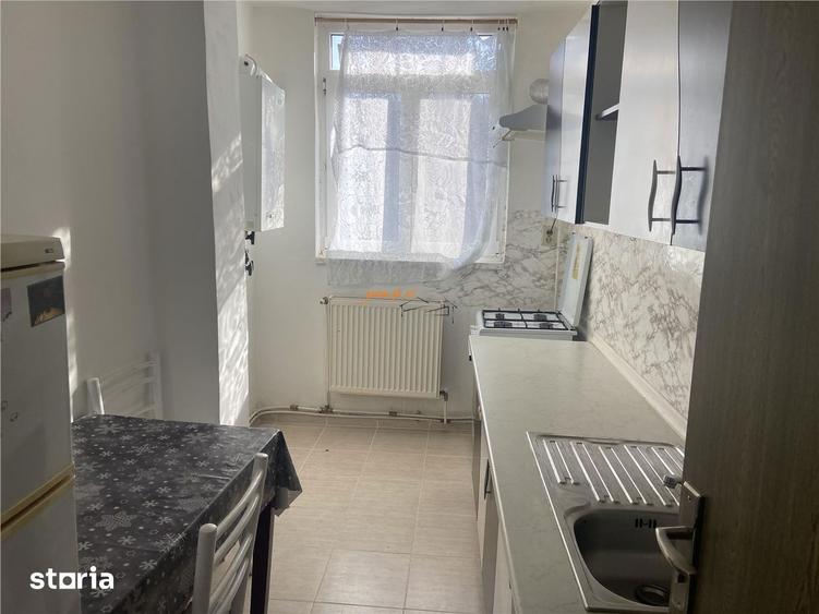 Garsonieră decomandată, mobilată în Sud