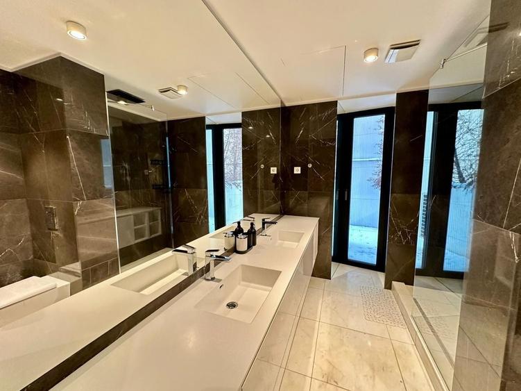 Apartament cu 4 camere decomandat, mobilat în Aviatorilor