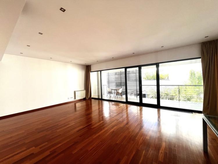 Apartament cu 4 camere decomandat, mobilat în Dorobanți