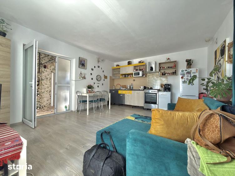Casă cu 3 camere cu Teren 250 Mp în Central