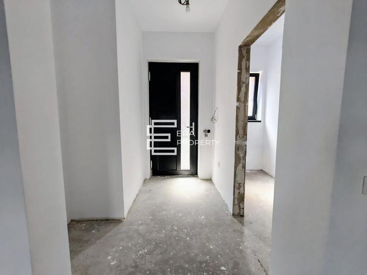 Casă individuală cu 4 camere cu Canalizare în Cristian