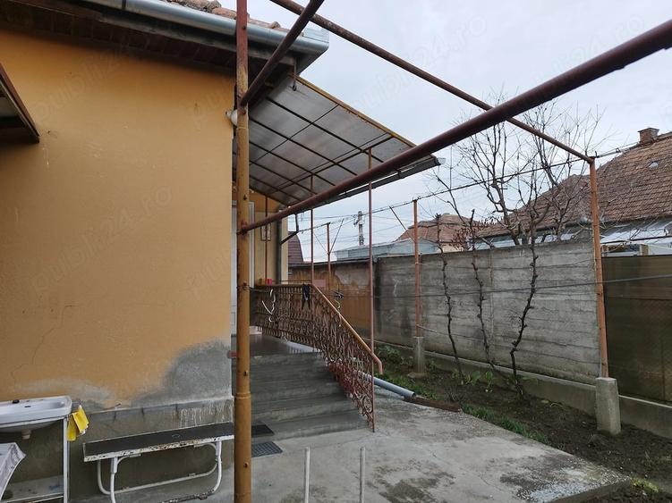 Casă cu 2 camere cu Teren 368 Mp în Viișoara