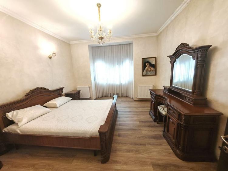 Casă cu 4 camere în Central