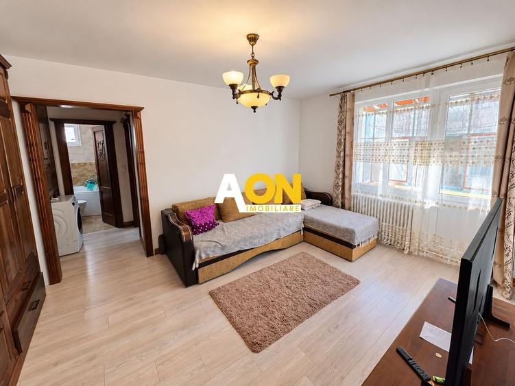 Apartament cu 2 camere semidecomandat, mobilat în Central