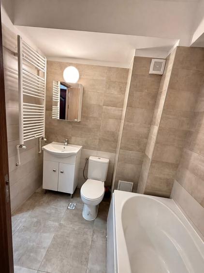 Apartament cu 2 camere decomandat în Km 5