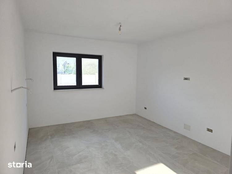 Casă cu 2 camere cu Teren 450 Mp în Cetate