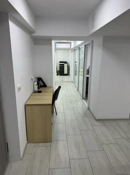 Spațiu comercial, de 120 mp, în Central