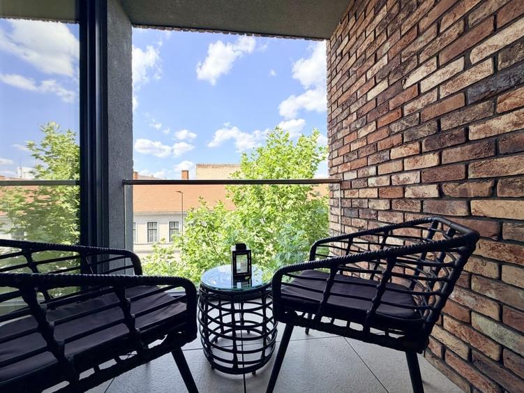 Apartament cu 2 camere semidecomandat, mobilat în Central