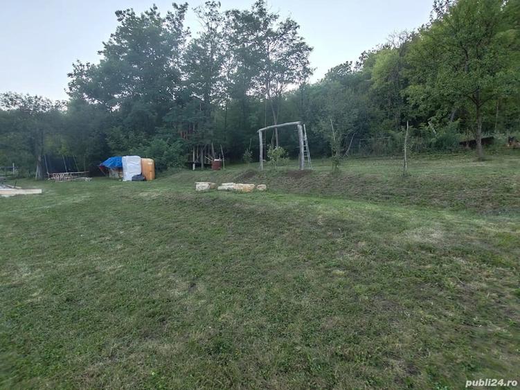 Casă cu 2 camere cu Teren 3600 Mp în Bejan