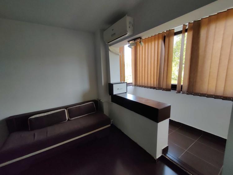 Apartament cu 3 camere decomandat în Bucur Obor