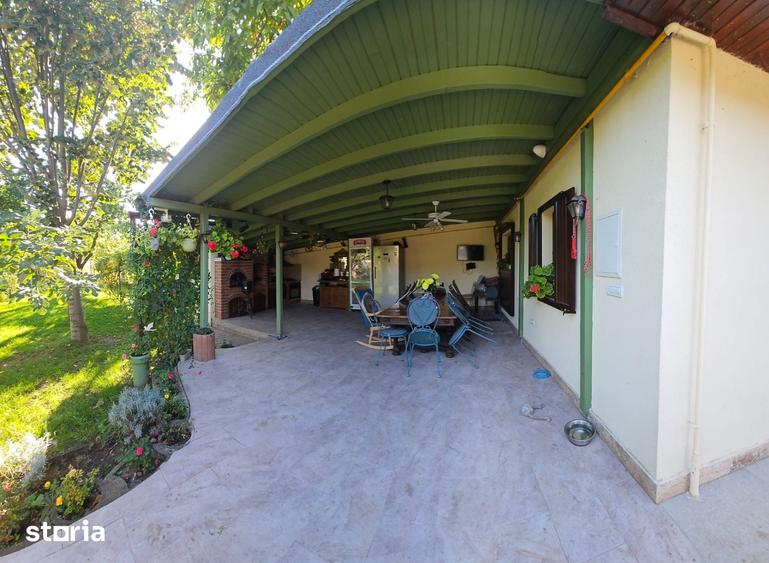 Casă cu 5 camere decomandat cu Teren 840 Mp în Lipovei