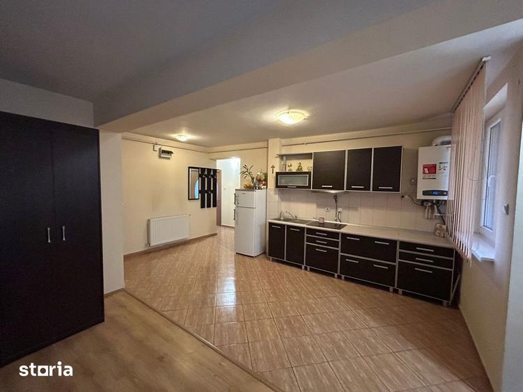 Apartament cu 3 camere în Cetate