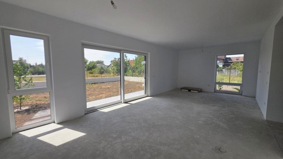 Duplex cu 5 camere cu Canalizare în Dumbrăvița