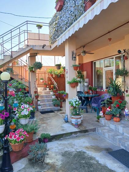 Casă cu 8 camere cu Canalizare în Voluntari