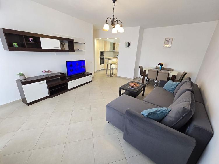 Apartament cu 2 camere decomandat în Parcul Carol