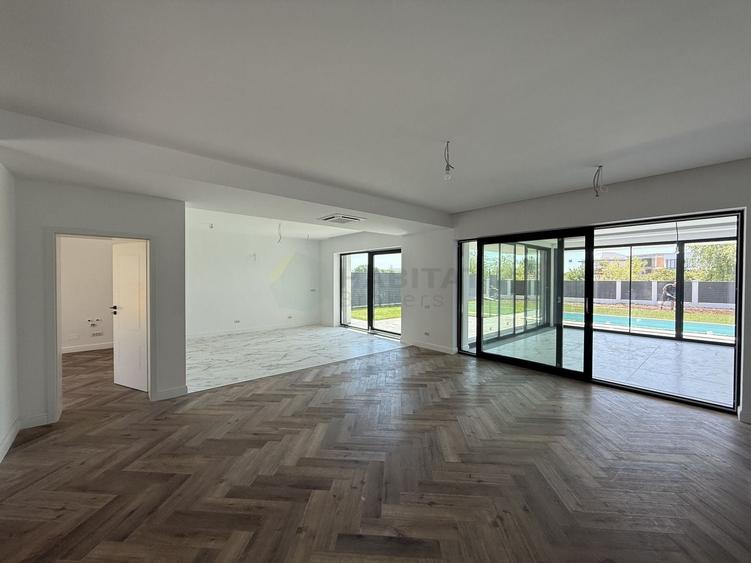 Casă individuală cu 6 camere cu Piscina în Tunari