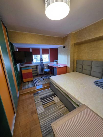 Apartament cu 4 camere decomandat în Popoveni