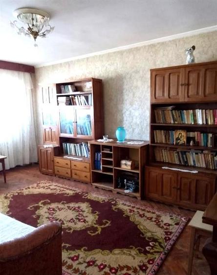 Apartament cu 3 camere decomandat în Călărași